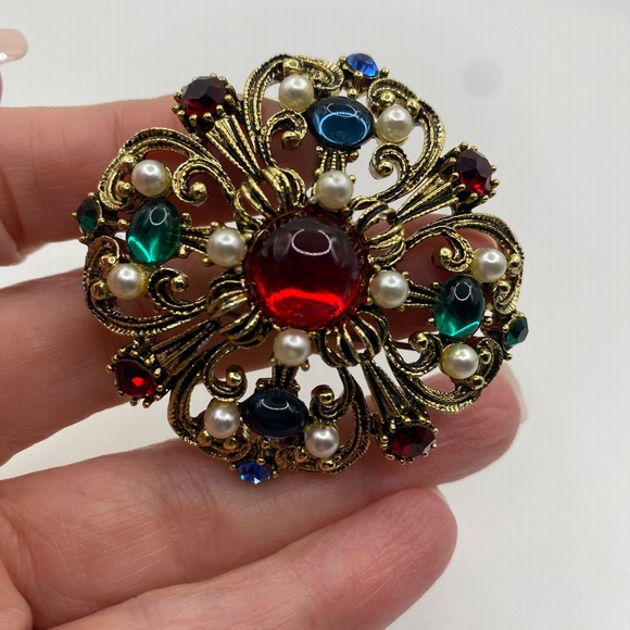 Gripoix Mogul Style Gold Tone Faux Pearl Glass Rhinestone Pin Brooch Vintage - Picture 3 of 3